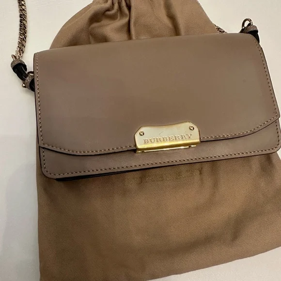 Burberry Madison Leather Beige Crossbody Bag with Gold Accents Authentic - Picture 11 of 12